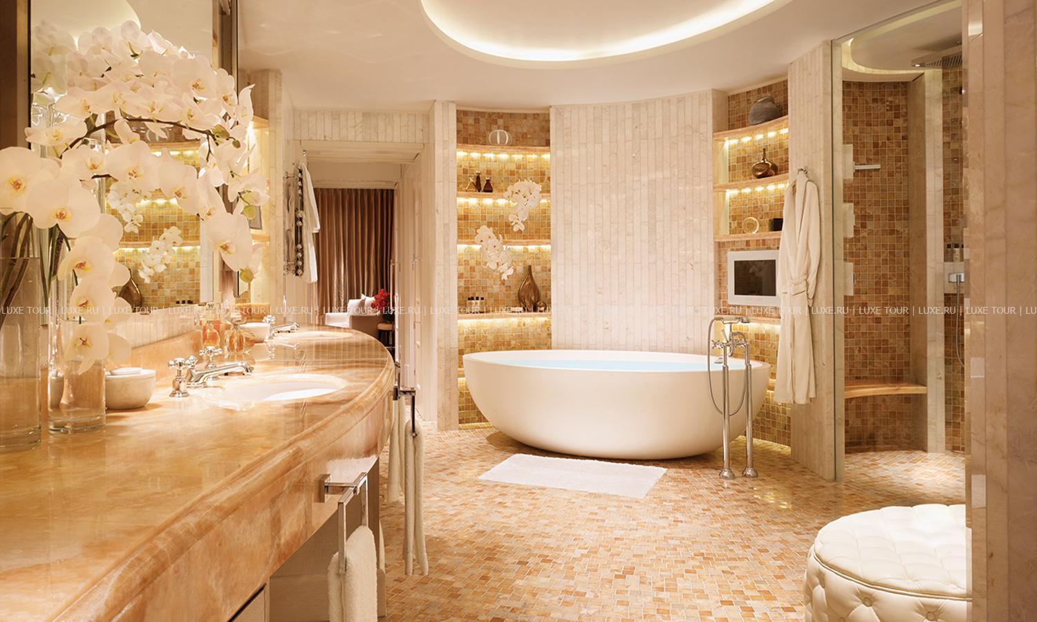 Самые красивые ванные. Пентхаус интерьер лакшери ванная. Шикарные Ванные комнаты. Роскошная ванная комната. Красивые большие Ванные комнаты.