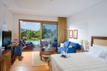 Luxury Suites Front Sea View with Shared Heated Pool