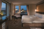 Executive Grand Harbour View Suite