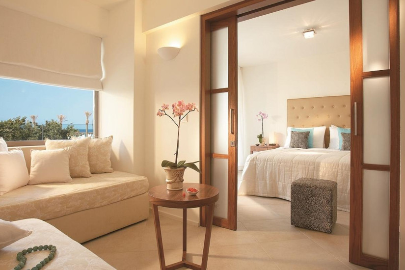 Family Suite Garden View с бассейном
