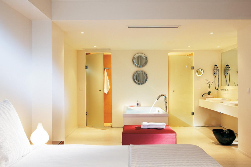 Luxury One-Bedroom Suite Sea View