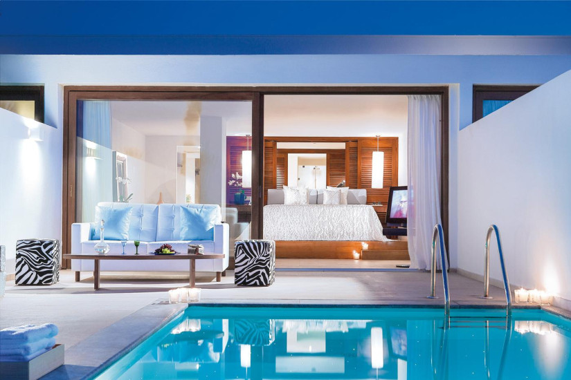 VIP Two-Bedroom Suite с бассейном