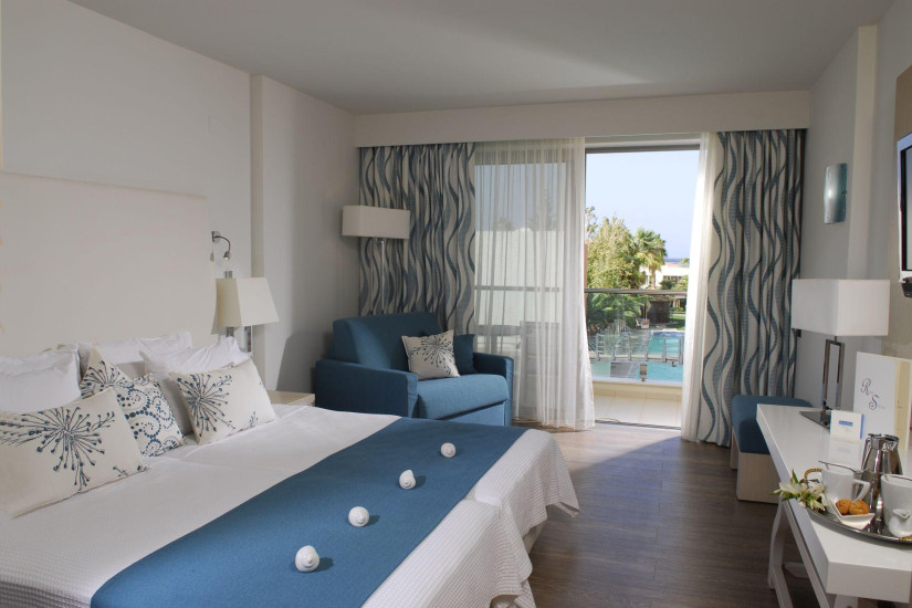 Superior Room Pool View