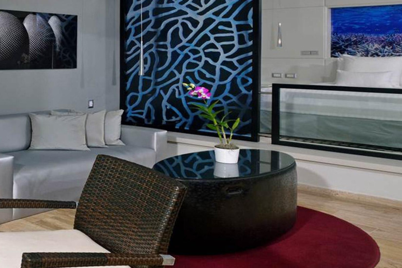 Royal Service Partial Ocean View Suite
