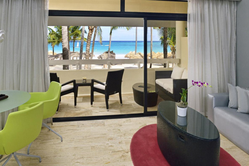 Royal Service Ocean Front Suite