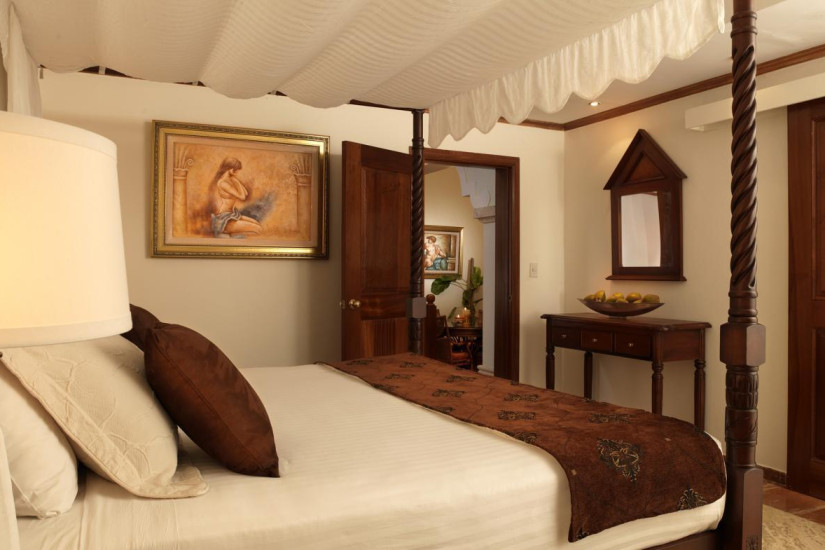 Royal Service One Bedroom Master Suite