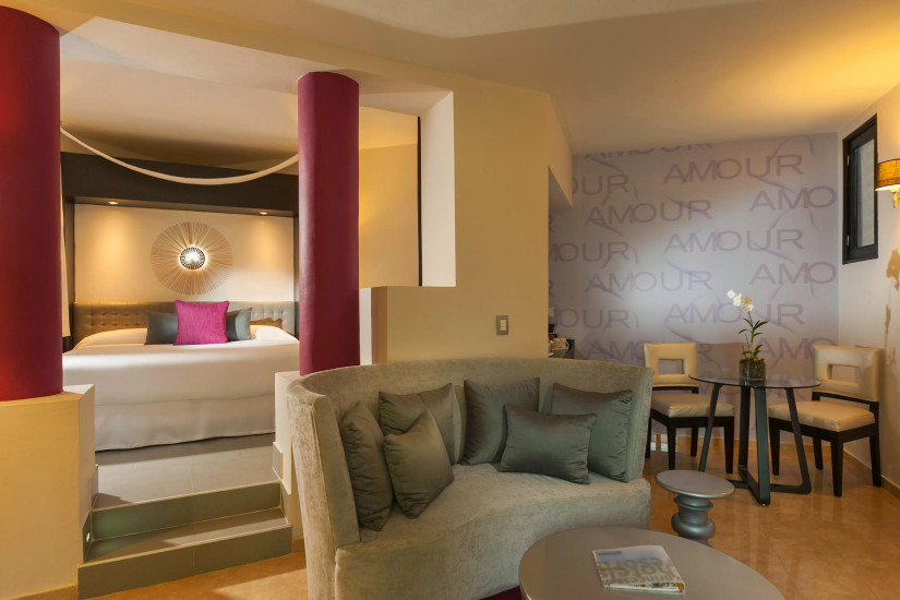Honeymoon Spa Suite