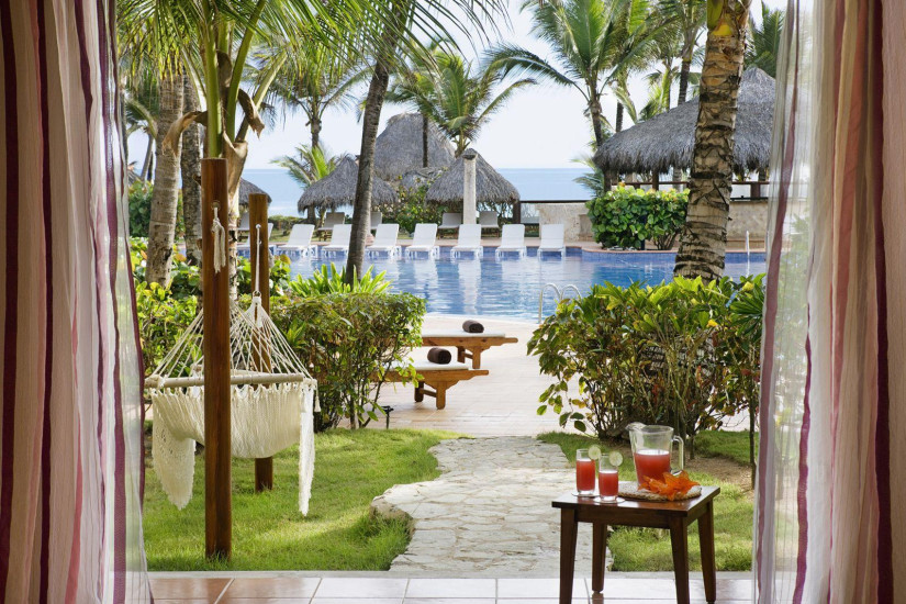 Excellence Club Junior Swim-Up Suite Ocean View