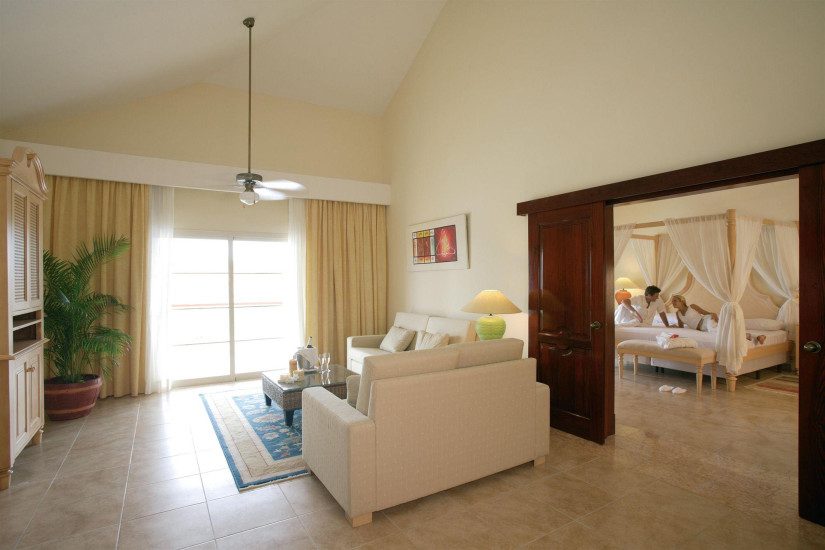 Colonial Club One Bedroom Suite with Jacuzzi
