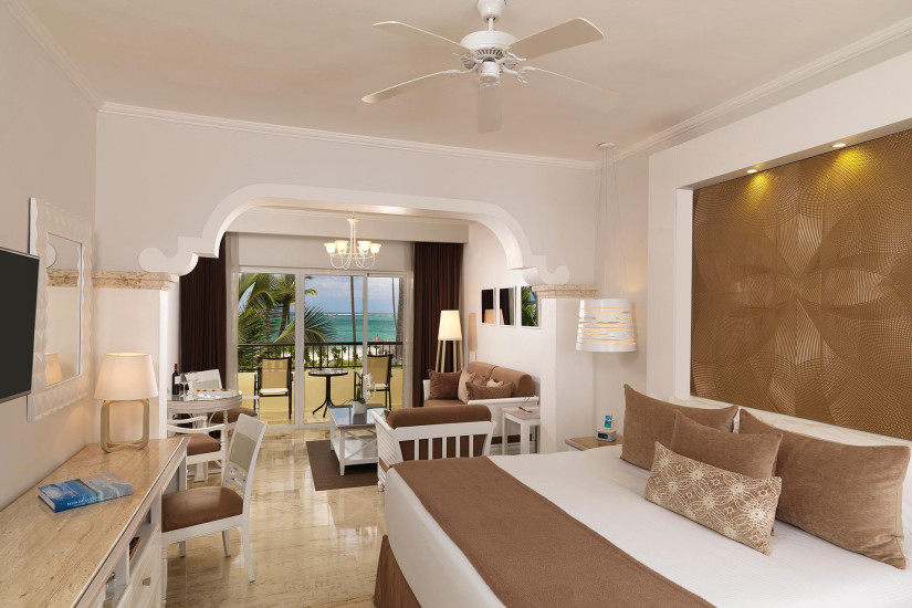 Royal Service Ocean Front View Suite