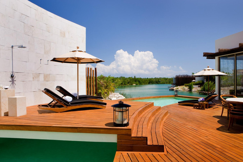Presidential Lagoon Suite